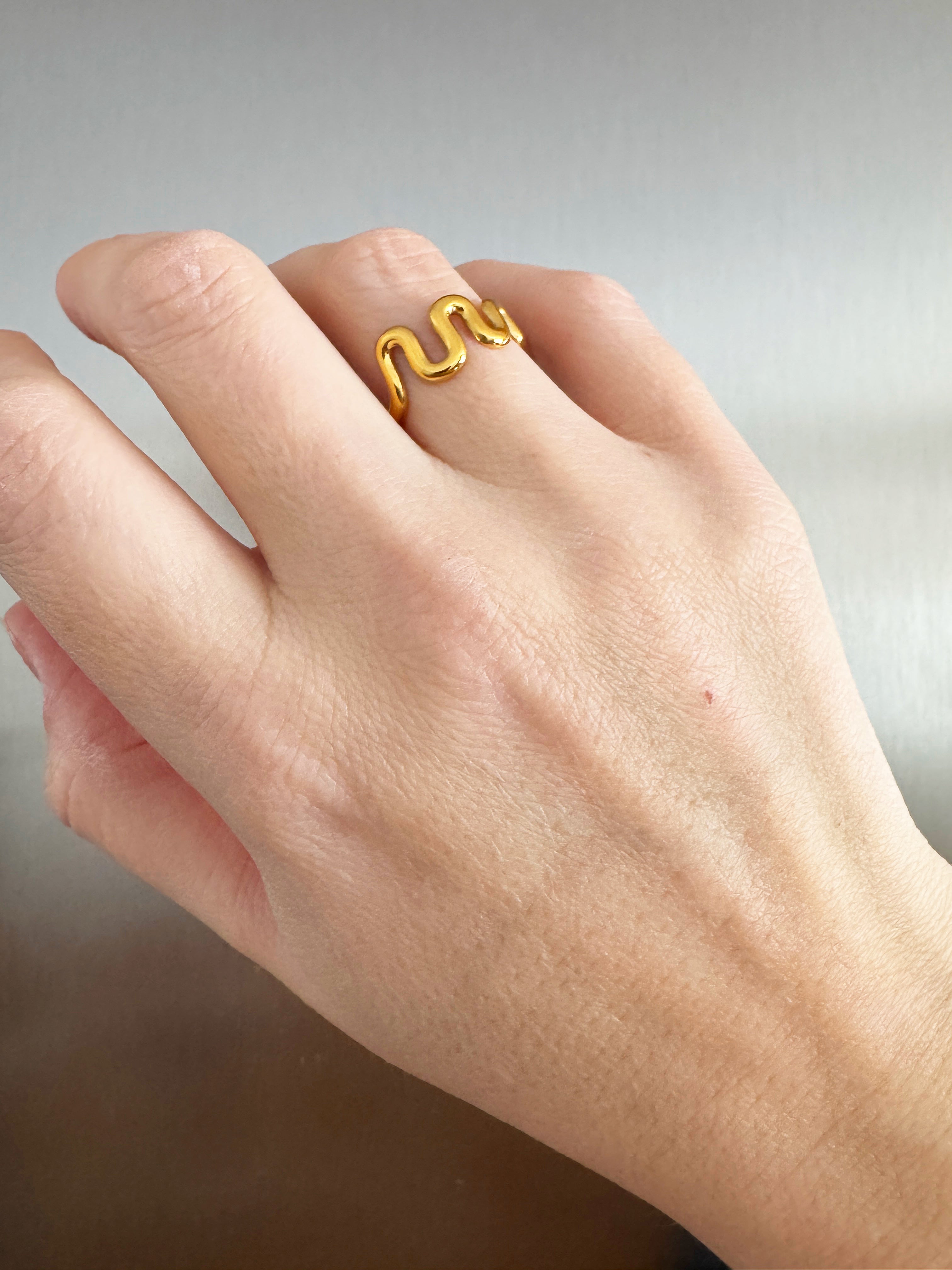 Peter and June Alma Wavy Adjustable Band Ring in Polished 18k Gold Plated