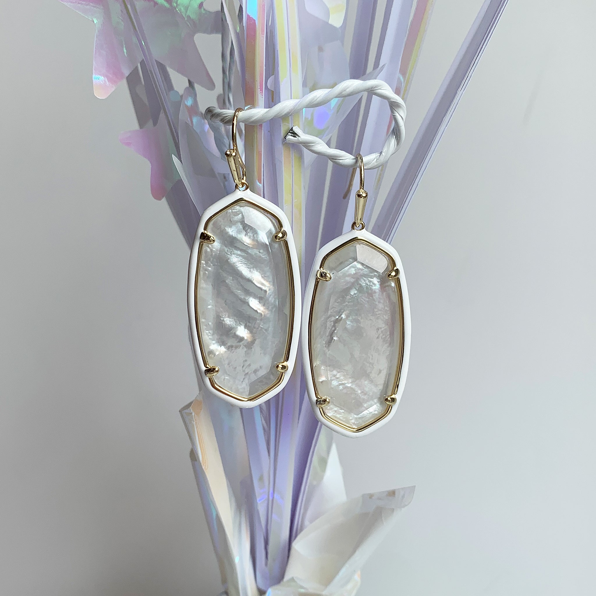 Kendra Scott Enamel Framed Elle Oval Dangle Earrings in Ivory Mother of Pearl