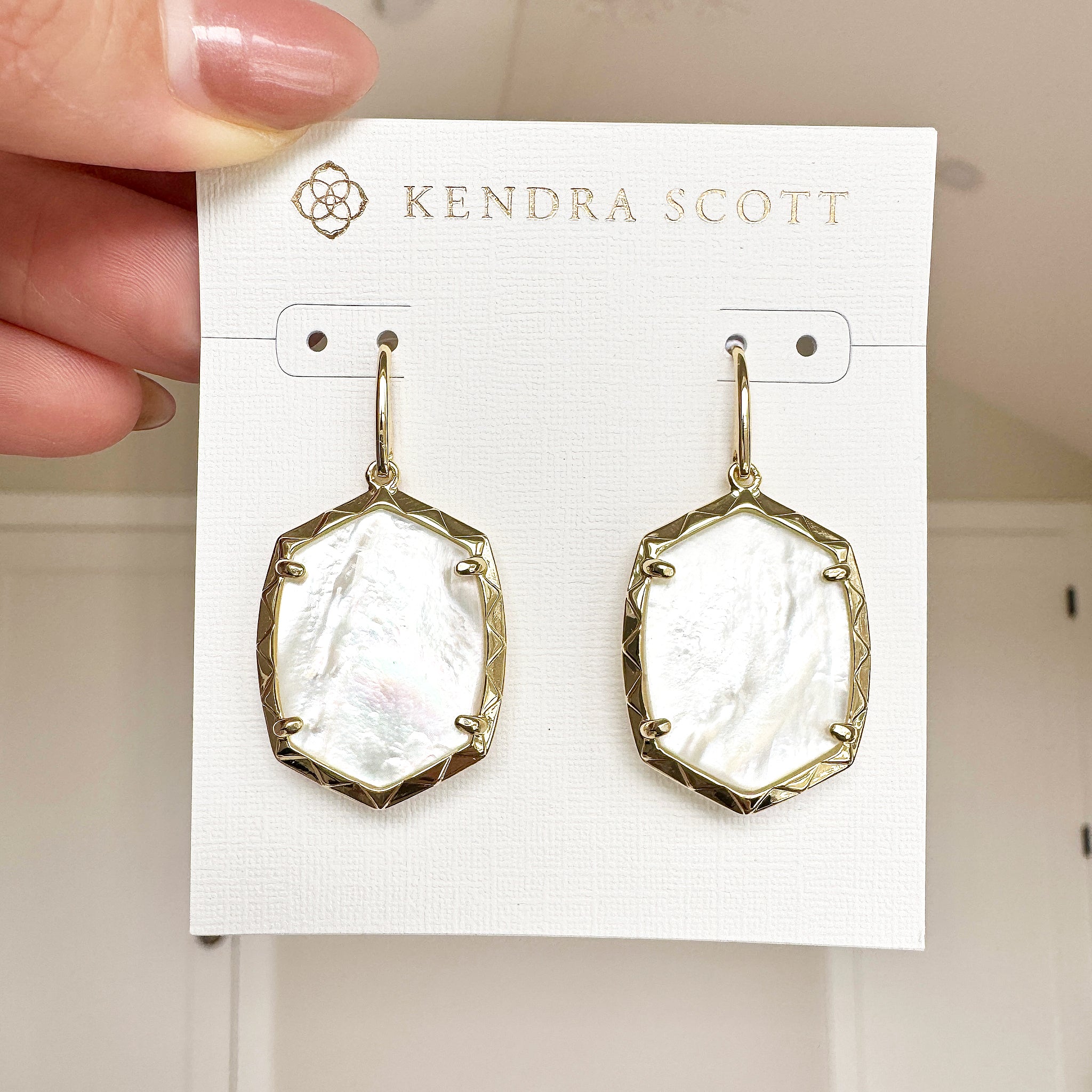 Kendra Scott Daphne Drop Earrings in Ivory Mother of Pearl and Gold
