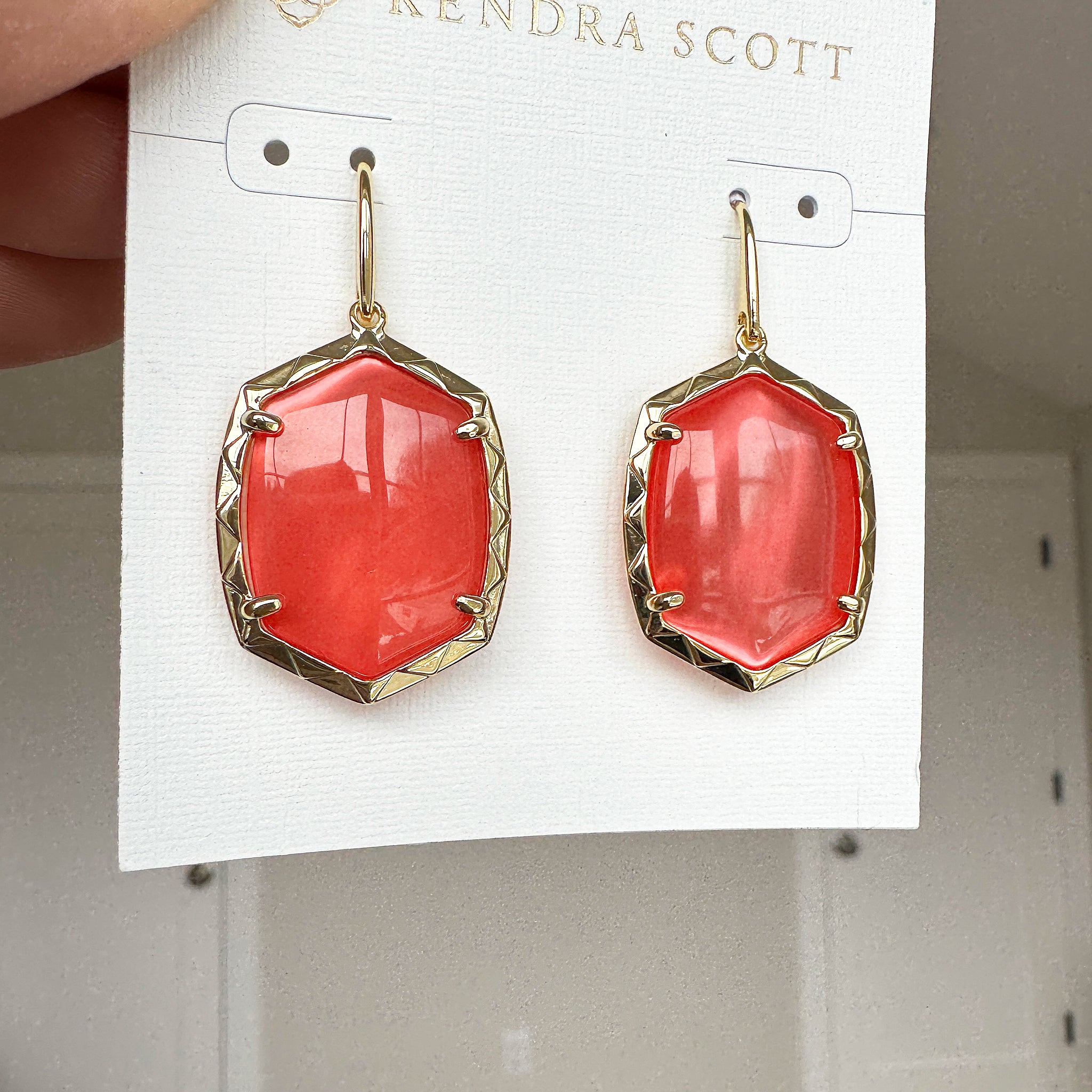 Kendra Scott Daphne Drop Earrings in Coral Pink Mother of Pearl and Gold