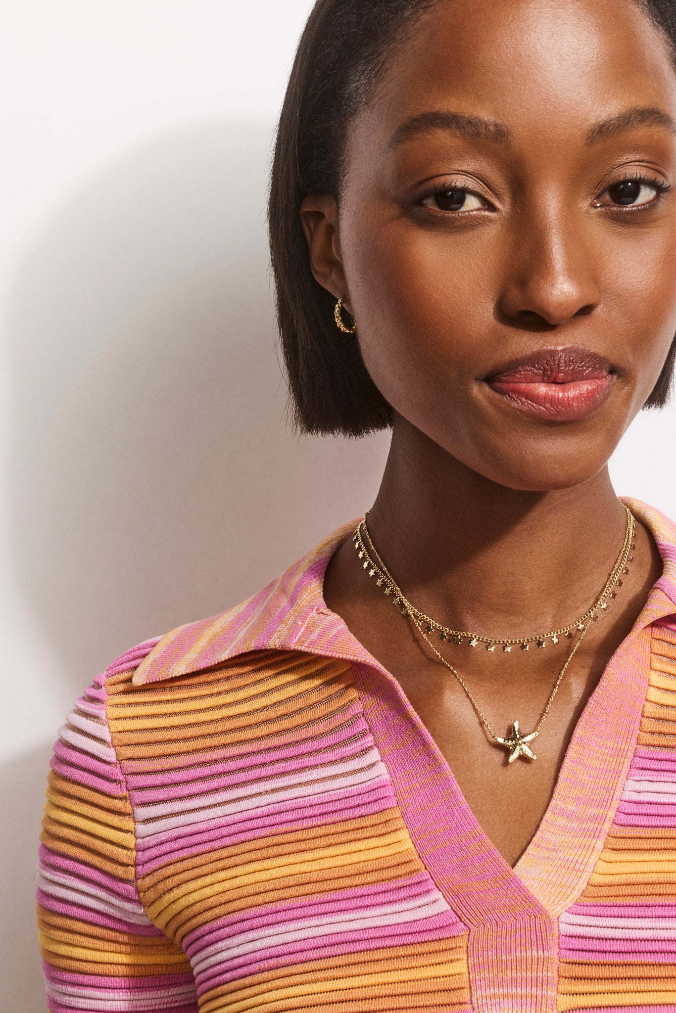 Kendra Scott Parker Starfish Pendant Necklace in Bright Pink Mother of Pearl and Gold Plated