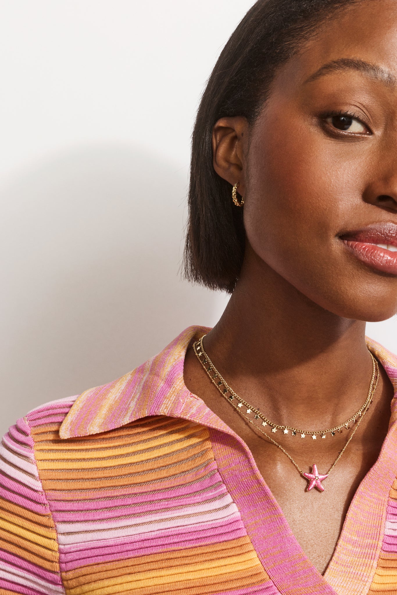 Kendra Scott Parker Starfish Pendant Necklace in Bright Pink Mother of Pearl and Gold Plated