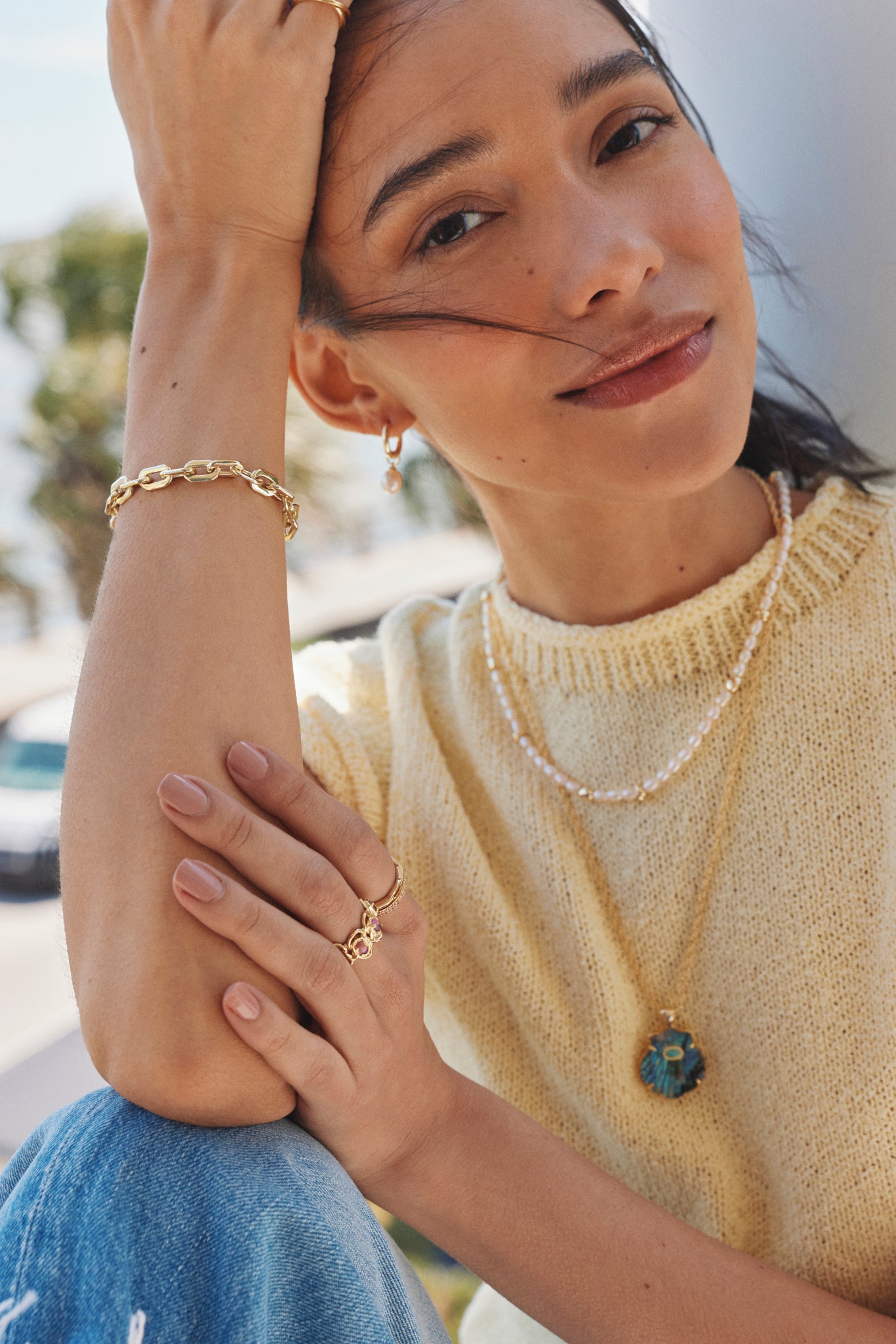 Kendra Scott Lucia Shell Short Pendant Necklace in Neutral Scallop and Vintage Silver Plated