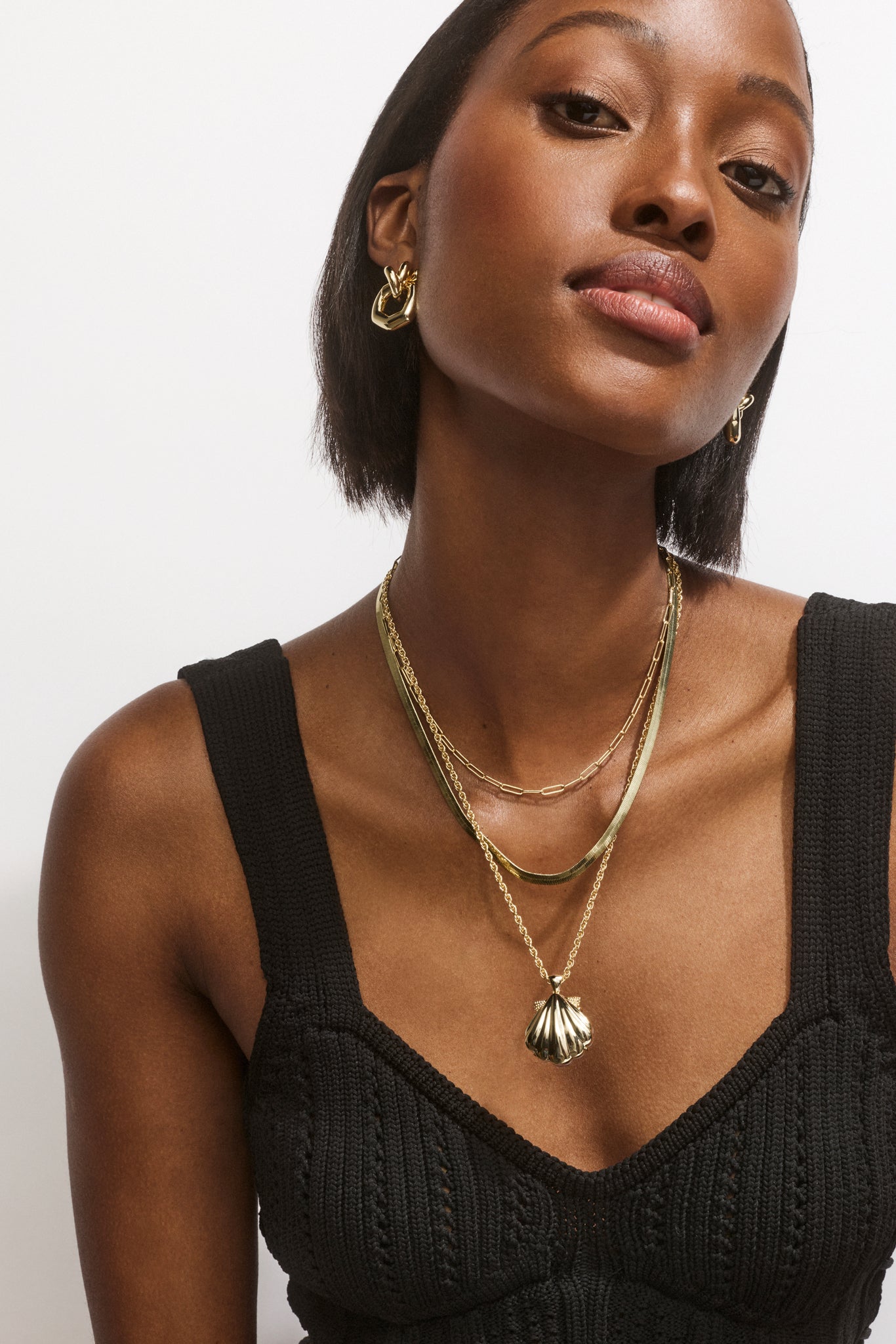 Kendra Scott Lucia Shell Short Pendant Necklace in Abalone and Gold Plated