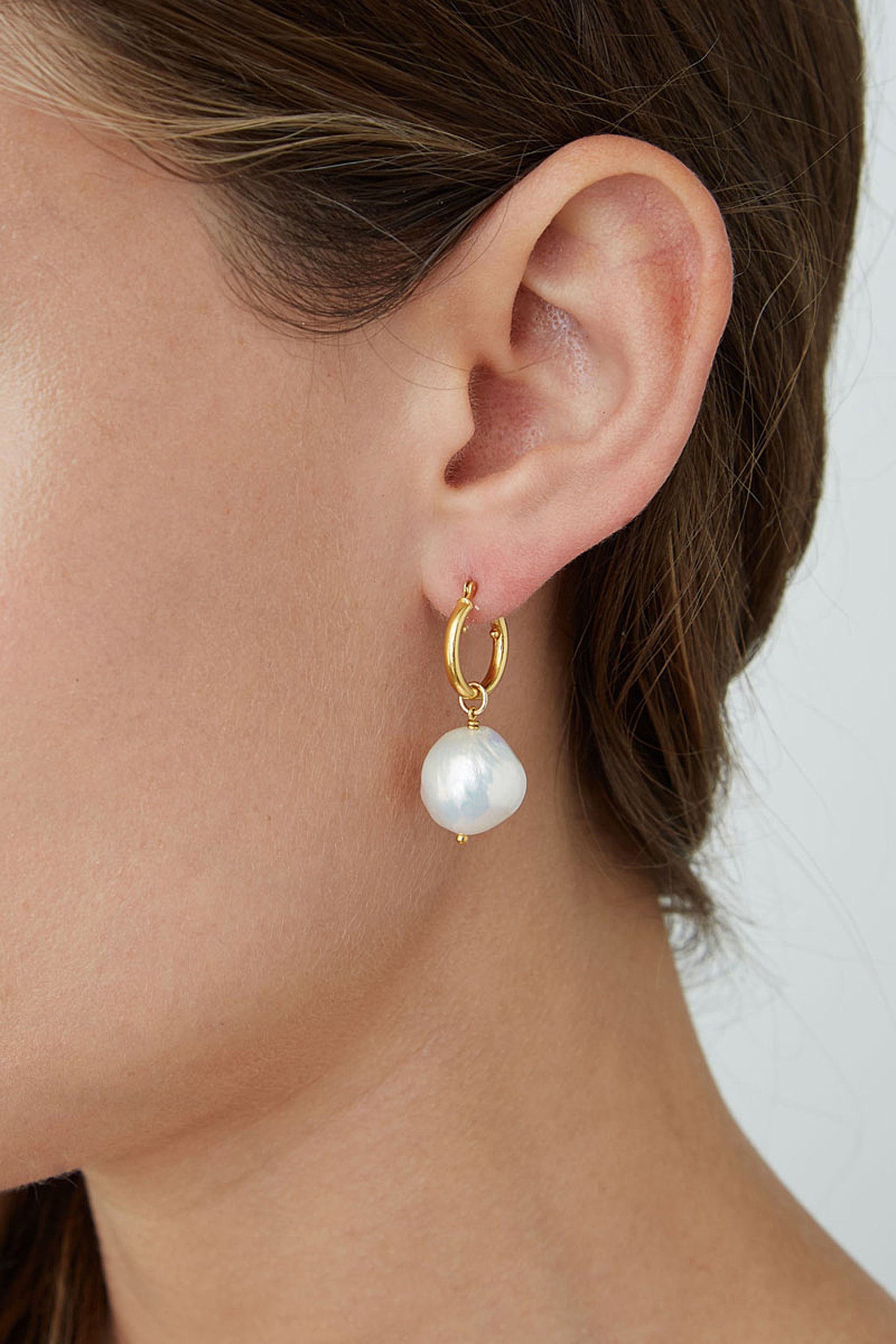 Chan Luu White Baroque Pearl Dangle Hoop Earrings in Gold